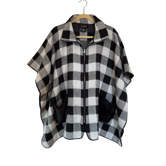Marcus Adler Sweaters - Marcus Adler Zip Up Poncho Black and White Size OSFM